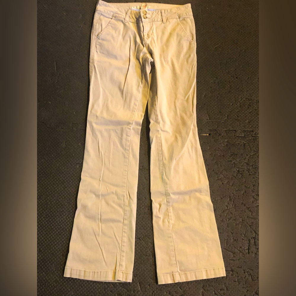 Arizona khakis with pockets